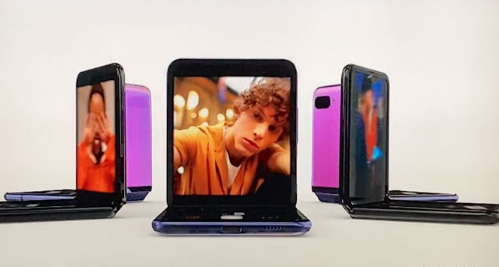 该公司的新折叠手机三星Galaxy Z Flip一起到货